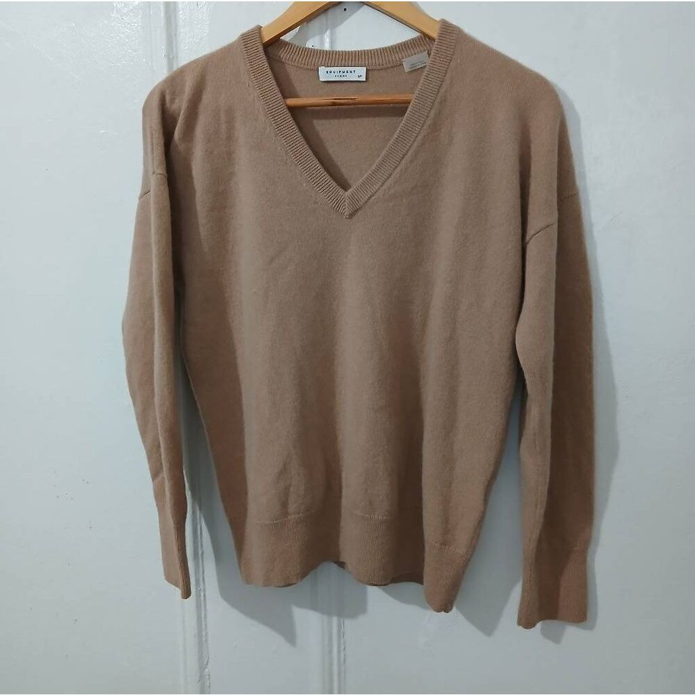 Equipment Femme womens small tan sweater 100% cashmere Vneck Pullover